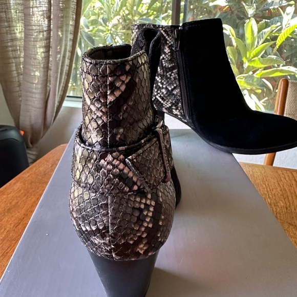 Vionic booties - Picture 5 of 9